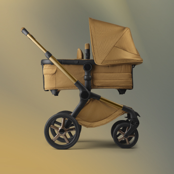 צבע הפוקס: מרכב, בד עריסה וטיולון: ענבר זורח