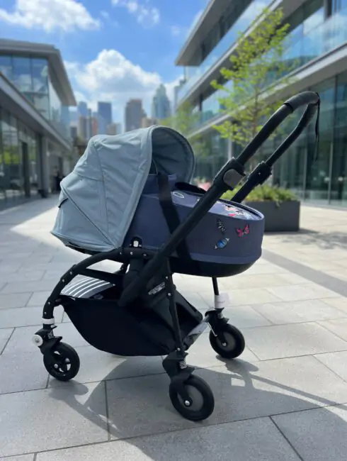 צבע עגלה: בוגבו בי - מרכב: דיזל | עריסה ובד מושב: כחול מלאנג' בוטאניק | גגון: כחול ופור